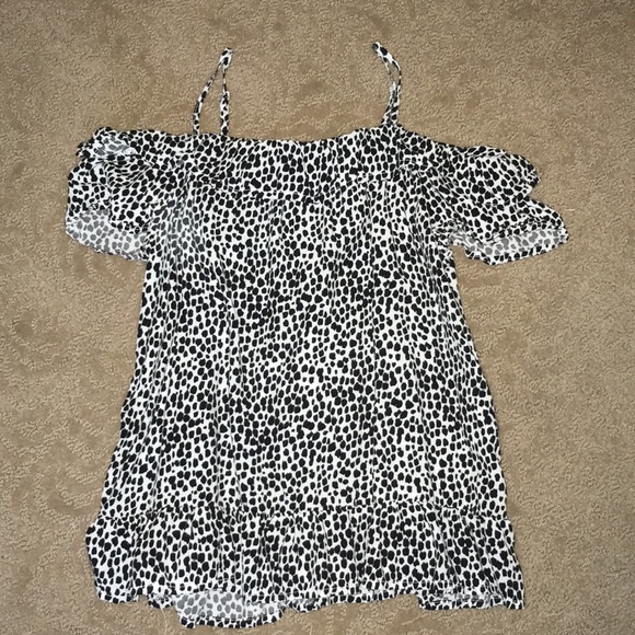 Old Navy off the shoulders cheetah print shirt - Picture 1 of 3